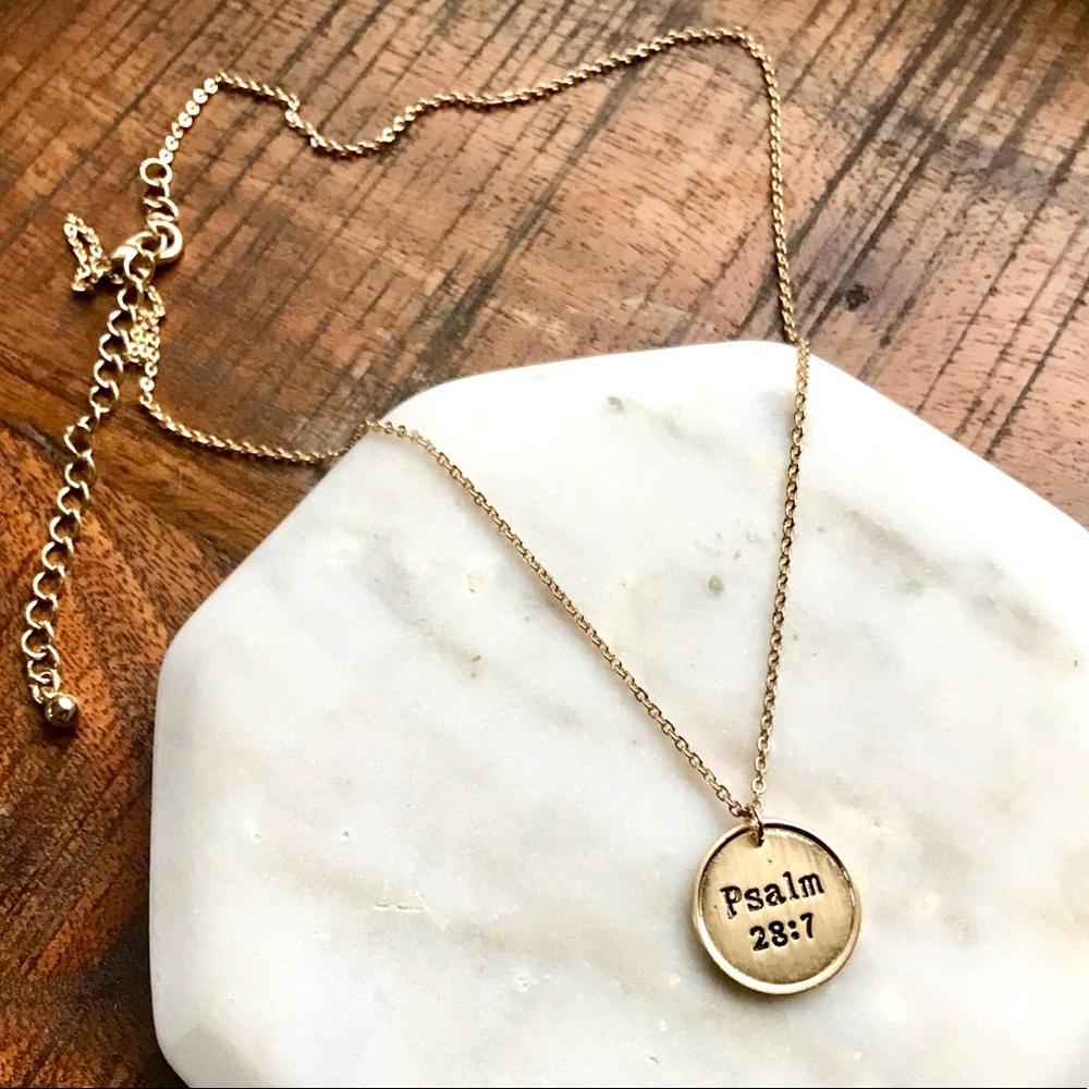 Gold Psalm 28:7 Bible Round Disc Pendant Necklace - Picture 2 of 3